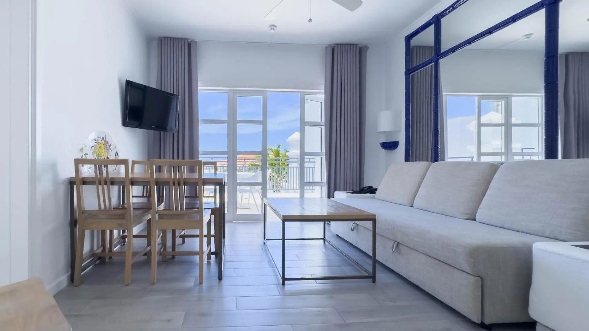 Apartamentos Parque Del Sol Costa Adeje  Aparthotel